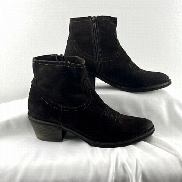 Emanuele Crasto Italian Brown Suede Western Booties - Picture 1 of 9
